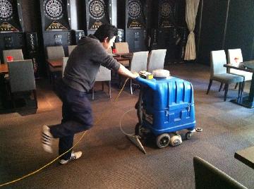 カーペット洗浄マシンでのビリヤード場クリーニング