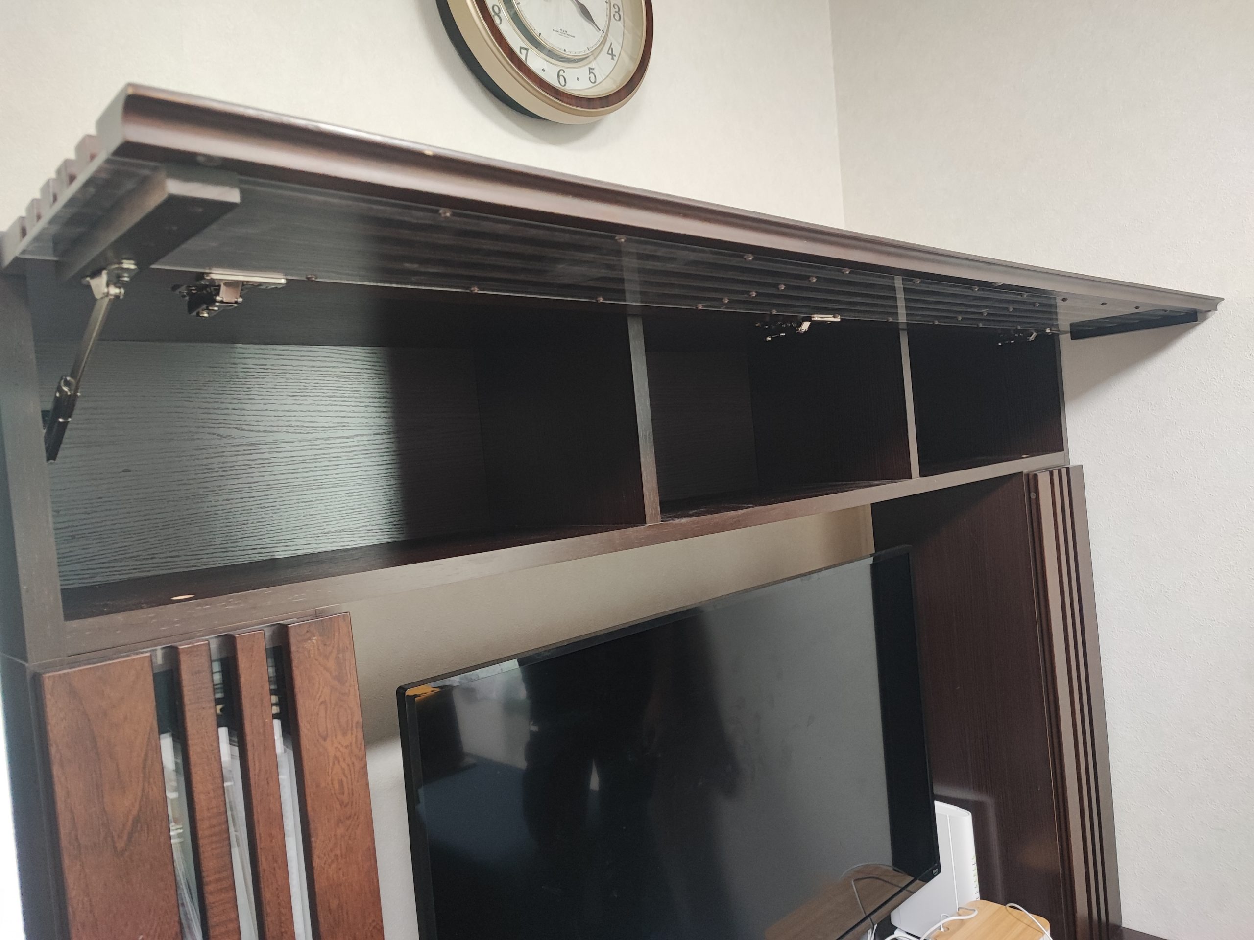 長年悩んだ蝶番破損。直し屋がばっちり直して来ました。東京都江東区